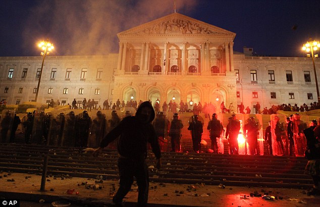 Европа бунтует...
