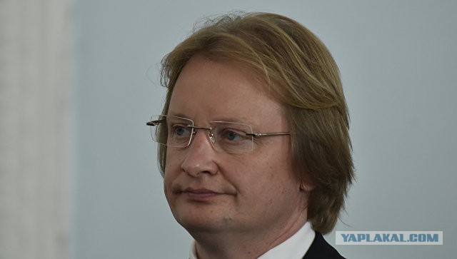 Современные бояре: для дочери севастопольского чиновника "подвинули" очередь и вызвали из дома врача УЗИ