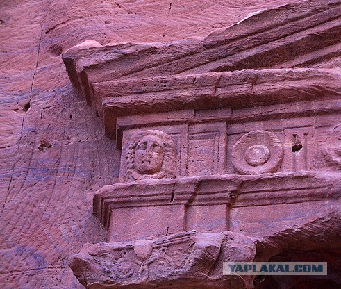 Иордания. Петра. Эль-Хазне. Новодел после приличного потопа