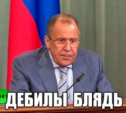 Молодёжь развлекается в Подмосковной электричке