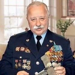 За что наградили сына Сечина.