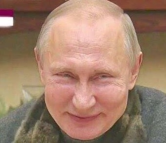 На мурале с изображением Путина в Крыму появилось «послание к ФСБ»