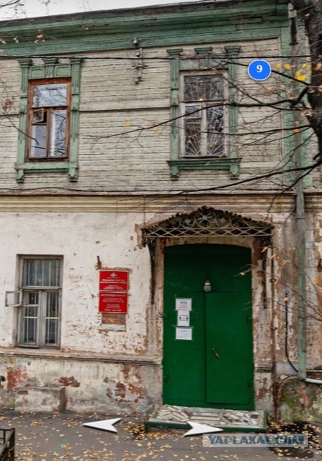 В Нижнем Новгороде пытались поджечь военкомат — в здание бросили бутылку с зажигающей смесью