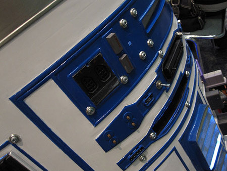 R2-D2 - мегаигровой дроид