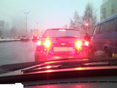 Господа включайте фары ближнего света.