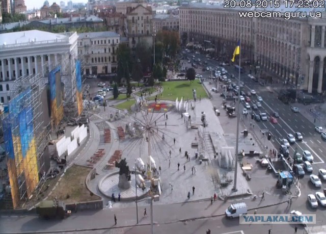 На Майдане началась драка польских и украинских
