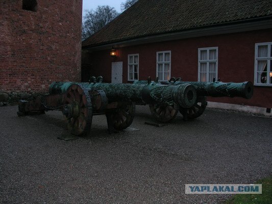 Трофеиные пушки И.Грозного в Швеции (9 фото)