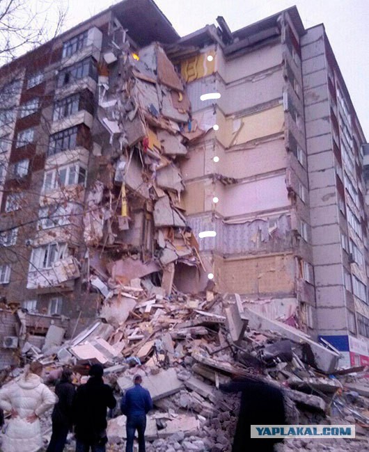 Трагедия в Ижевске - обрушился подъезд 9-этажного дома