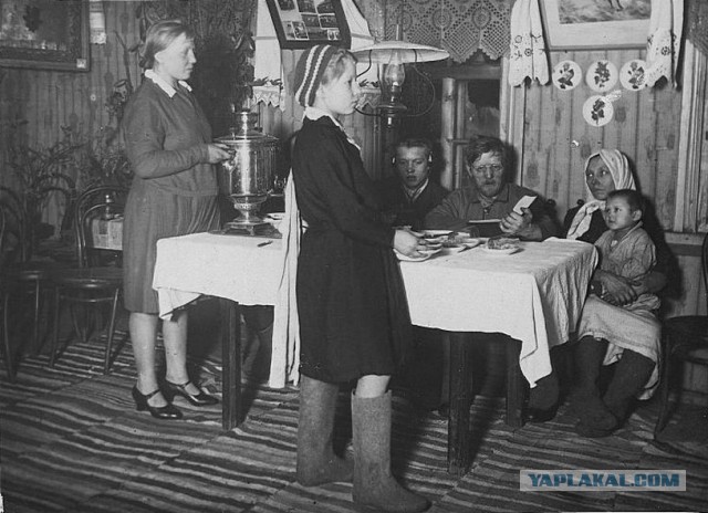 Работа и быт в предвоенной деревне в черно-белых фотографиях