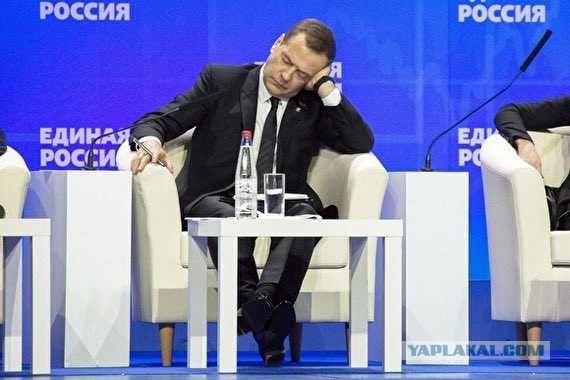 Медведев разозлился на Зеленского, анонсировавшего атаку на Крым