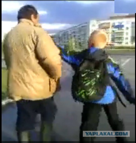 Пьяный прохожий сломал нос школьнику