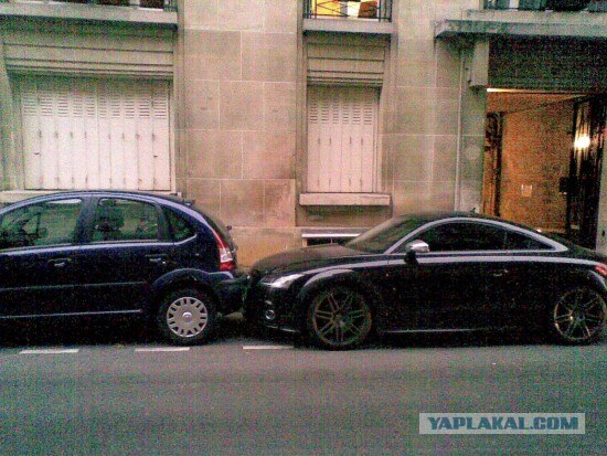 Как паркуются в Париже