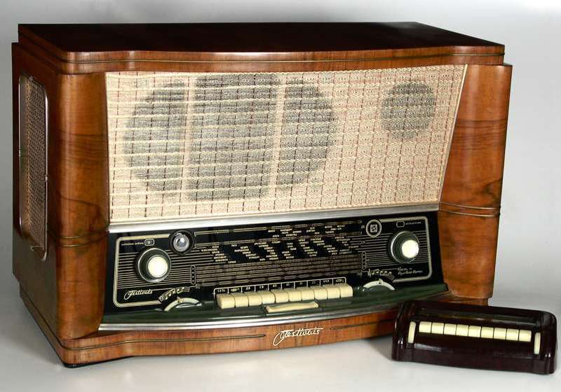 Сайт старое радио. Радиола Соната. Радиола Октава модель 1957. Радиола 70-х. Ламповый радиоприемник Даугава радиола.