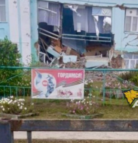 В городе Татарск Новосибирской области рухнула средняя школа N5