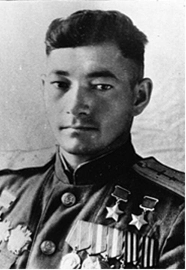Люди в авиации. Асы штурмовики и бомбардировщики советских ВВС.