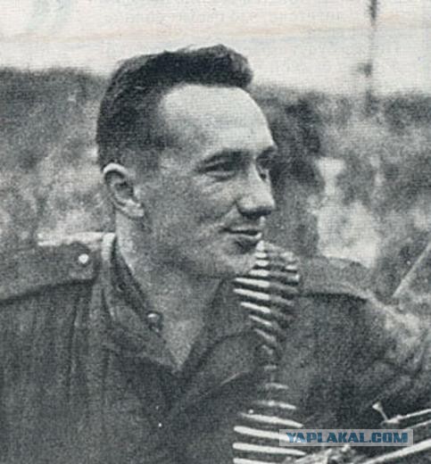 Армейские фотографии знаменитостей