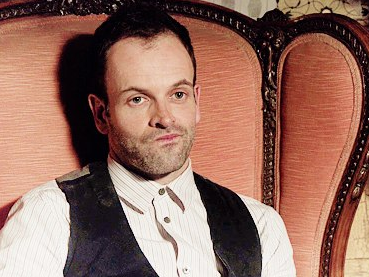 «Часто спрашивают, ревную ли я жену, когда она спит с другими мужчинами». Футболист пришел к успеху в порно