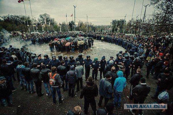 Флеш-моб на вокзале в Запорожье. Весна на Заречной улице