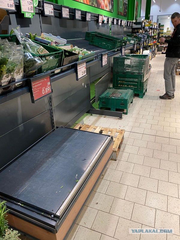 Продуктовые магазины в Дюльмене. Германия, земля Северная Рейн-Вестфалия