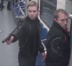 Двое мужчин в метро расстреляли пассажира