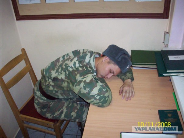 Russian Army - солдаты могут спать везде!