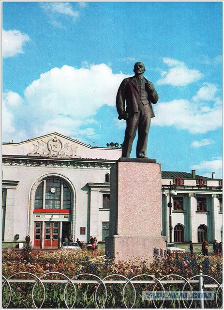 Памятники Ленину