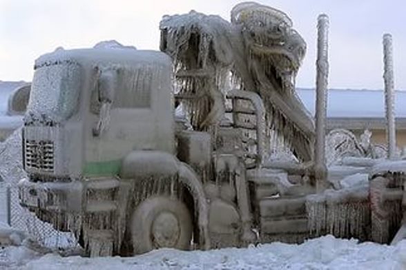 Встретились как-то на побережье ветер и ледяной дождь...