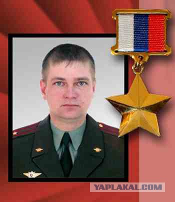 Это обычное поведение офицера...