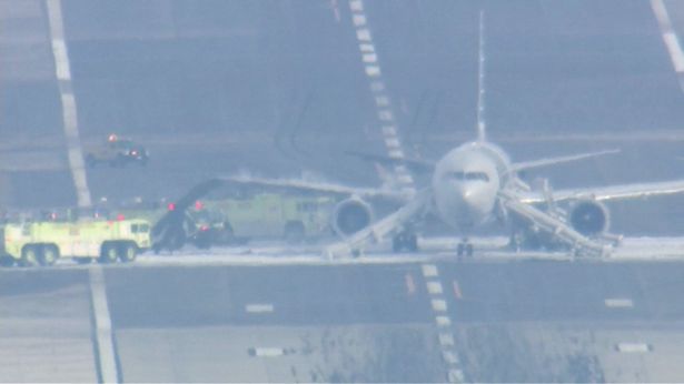 Во время вылета из аэропорта Чикаго,загорелся Boeing 767-323(ER)