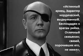 13 500 алых цветов возложено к могиле Сталина в Москве