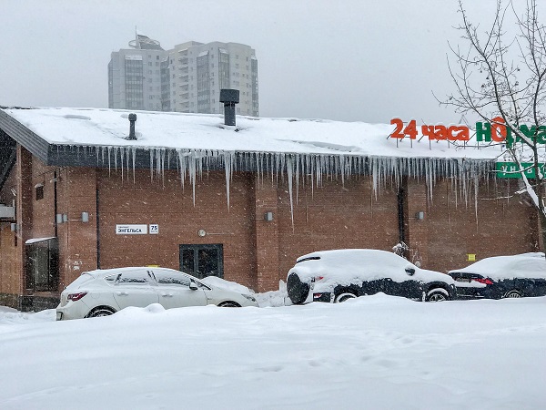 Что творится на дорогах Петербурга после снегопада