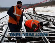 Поезд сбил работника ЖД