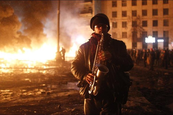 Пианино посреди хаоса