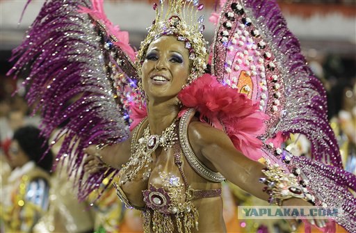 В Рио-де-Жанейро начался карнавал.