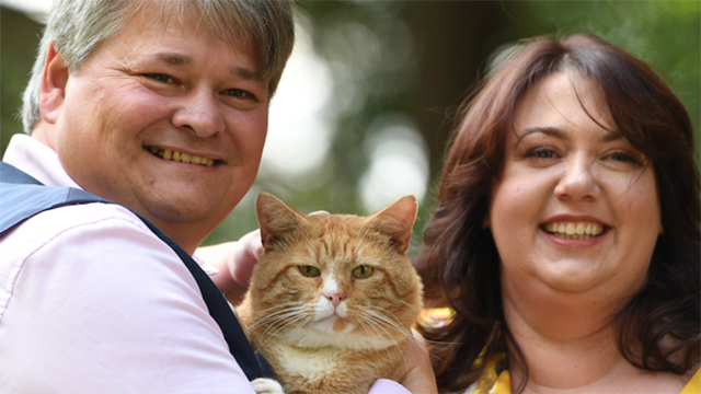 Супруги из Англии стали миллионерами благодаря своему коту