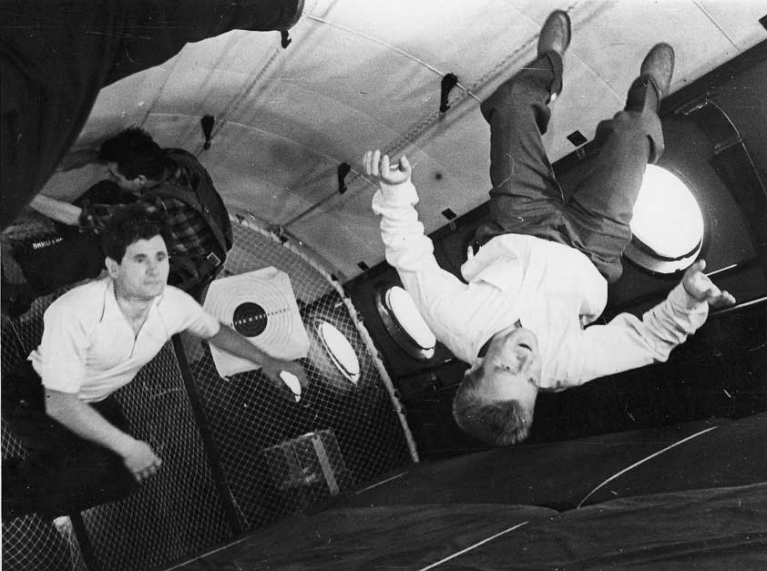 подготовка космонавтов в космос. первые космические испытания. валентина терешкова в термокамере. первые космические испытания. светлана савицкая первый полет в космос.