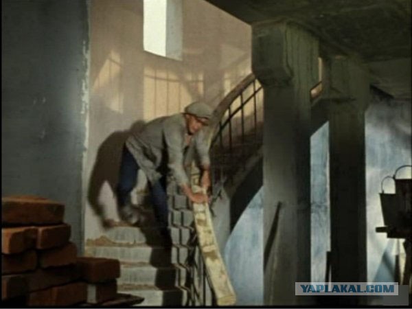 Мальчик лизнул