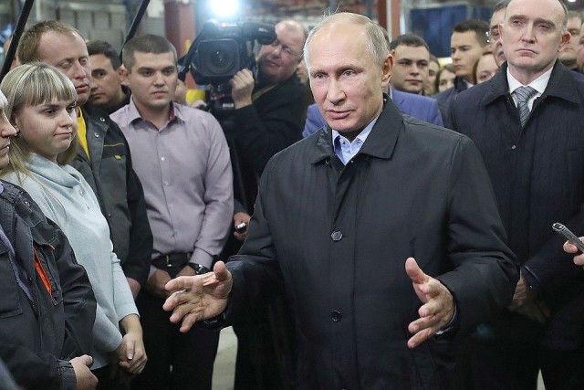 Путин обсудил с рабочими защиту Земли от метеоритов