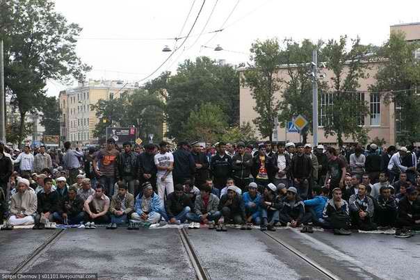 С какого хуя я с ними должен дружить?