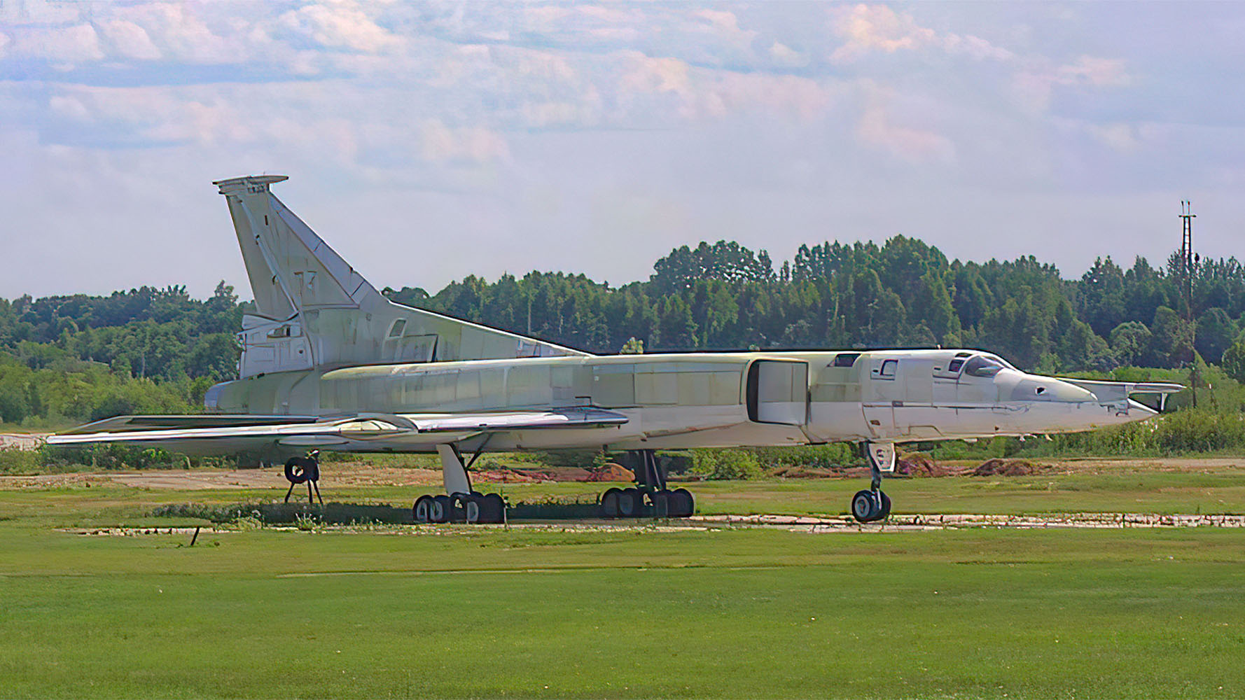 Самолет ту 22 м характеристики. Ту-22м2. Ту-22м3 RF 94264. Ту-22м2 сверхзвуковой самолёт. Ту-22м1 Рига.