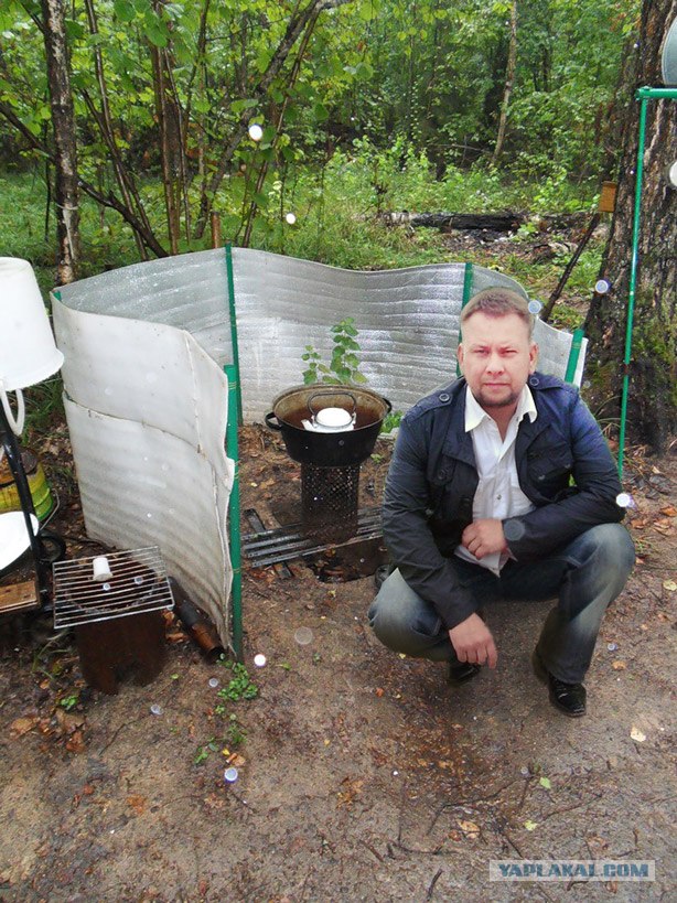 Человек, который живет в лесу и делает сайты.