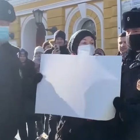 В Орске абу-бандит отмечал свой день рождения, и насмерть сбил двух пенсионерок, гуманный суд даже не отправил его в СИЗО, т.к. молодому специалисту нужно ходить в техникум