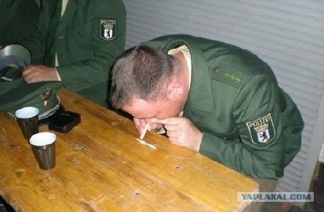 Снять стресс, пока никто не смотрит.  :)