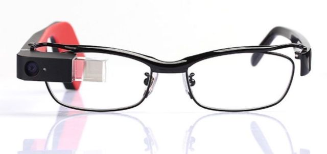 Китайские полицейские используют «умные» очки для поимки преступников