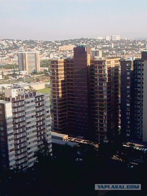 ЮАР после отмены апартеида: Почему роскошные небоскребы превратились в гетто, а на красный свет останавливаться не стоит