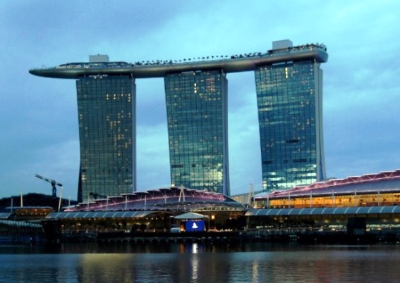 16 Бассейнов без границ