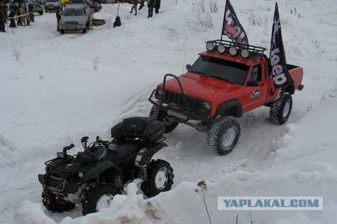 Внедорожник и парковаться должен внедорожно