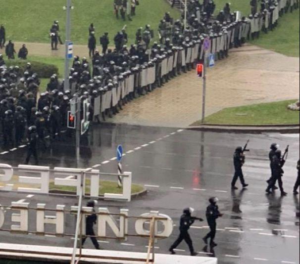В Минске начались задержания протестующих