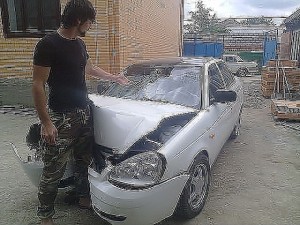 Когда широк в плечах, то ровняешь автобусы.
