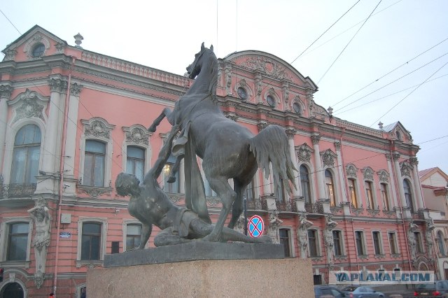 Памятники Петербурга